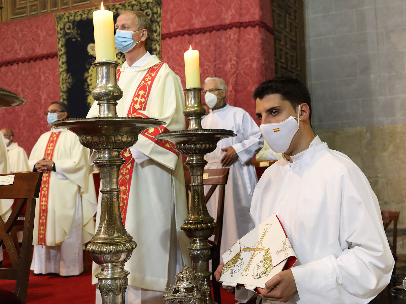 La eucaristía oficiada por el Nuncio del Papa y el obispo de Palencia se pudo ver desde cualquier punto del mundo.