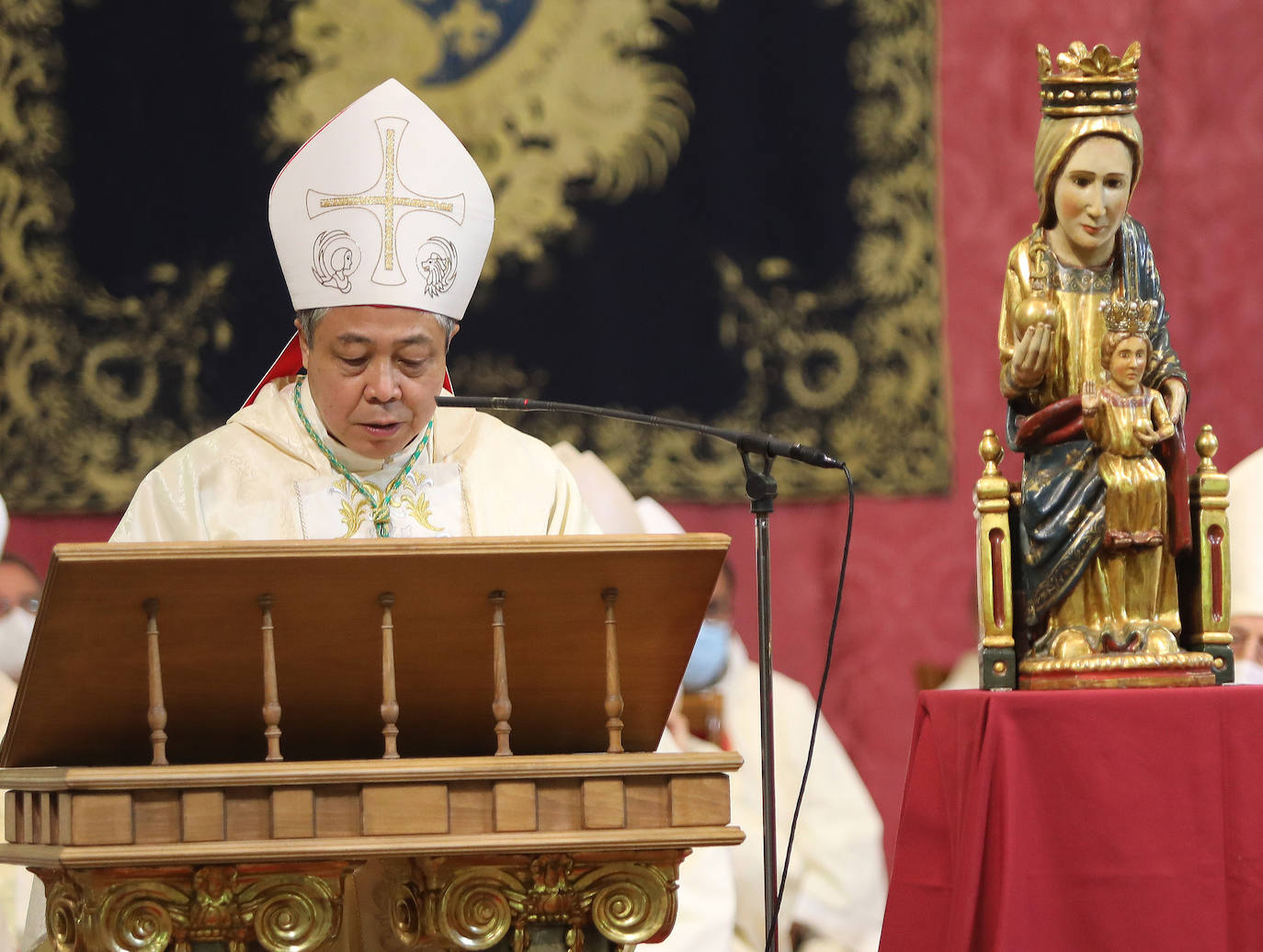 La eucaristía oficiada por el Nuncio del Papa y el obispo de Palencia se pudo ver desde cualquier punto del mundo.