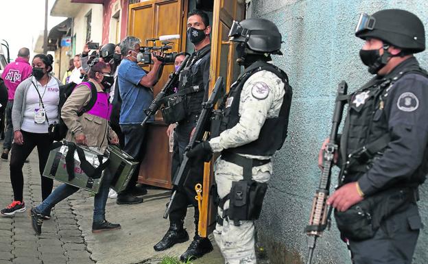 Vigilancia en el Instituto Nacional Electoral de México.