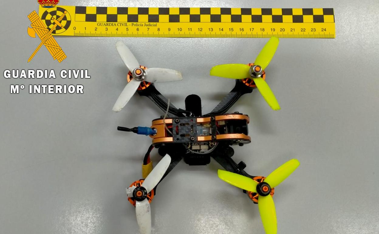 Uno de los drones intervenidos por la Guardia Civil 