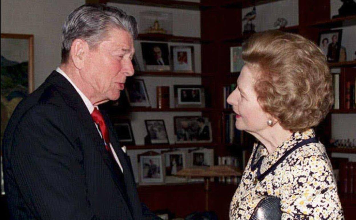 Thatcher y Reagan, en una imagen de febrero de 1995. 