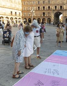 Imagen secundaria 2 - Concentración en la Plaza Mayor 