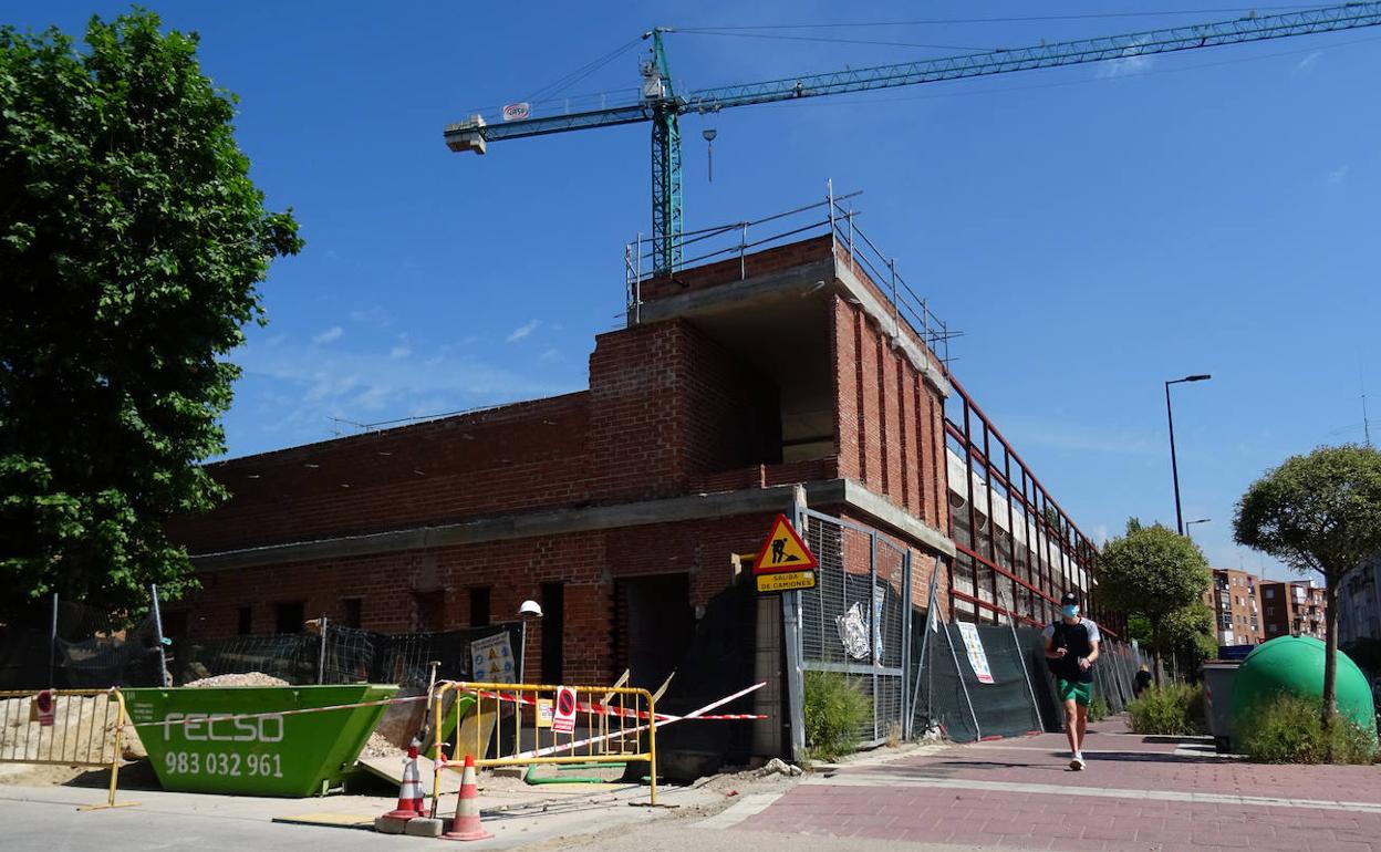 Obras de la Tesorería de la Seguridad Social, paralizadas desde hace un mes.