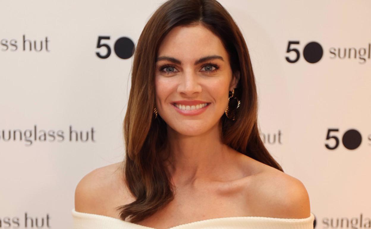 Amaia Salamanca, con el pelo color castaño. 