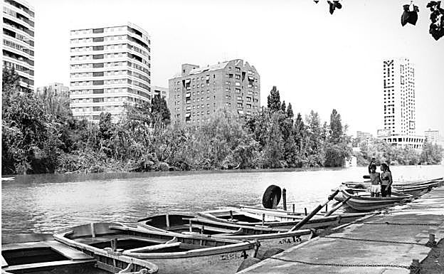 Las barcas de El Catarro, amarradas a principios de los noventa.
