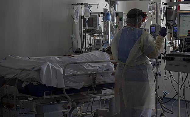 Los nuevos casos de covid descienden hasta los 101 en Castilla y León