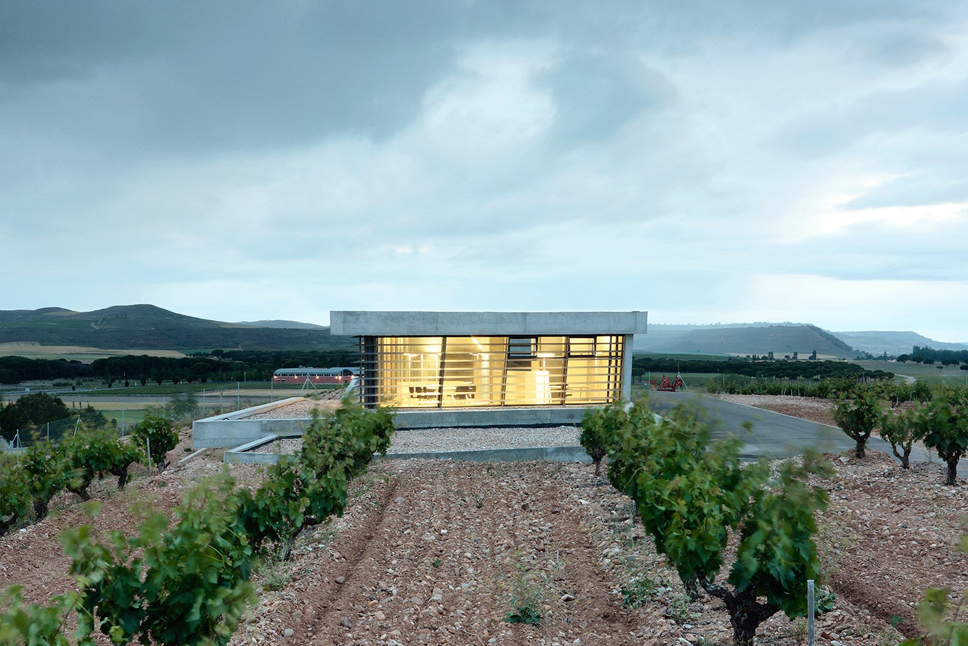 Bodega Tr3smano, en Padilla de Duero (Valladolid). Creada por el estudio de arquitectos Konkrit Blu