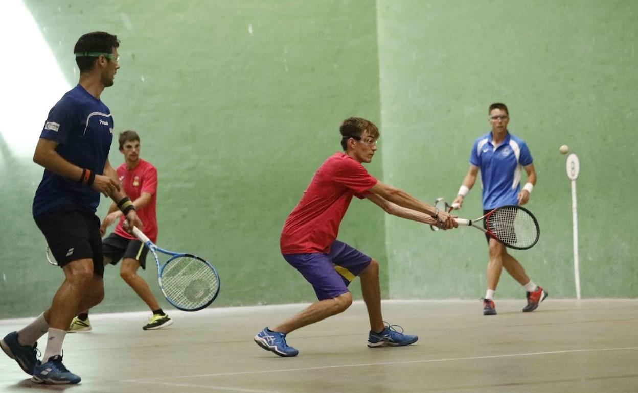 Imagen de un torneo de frontenis en Cogeces. 