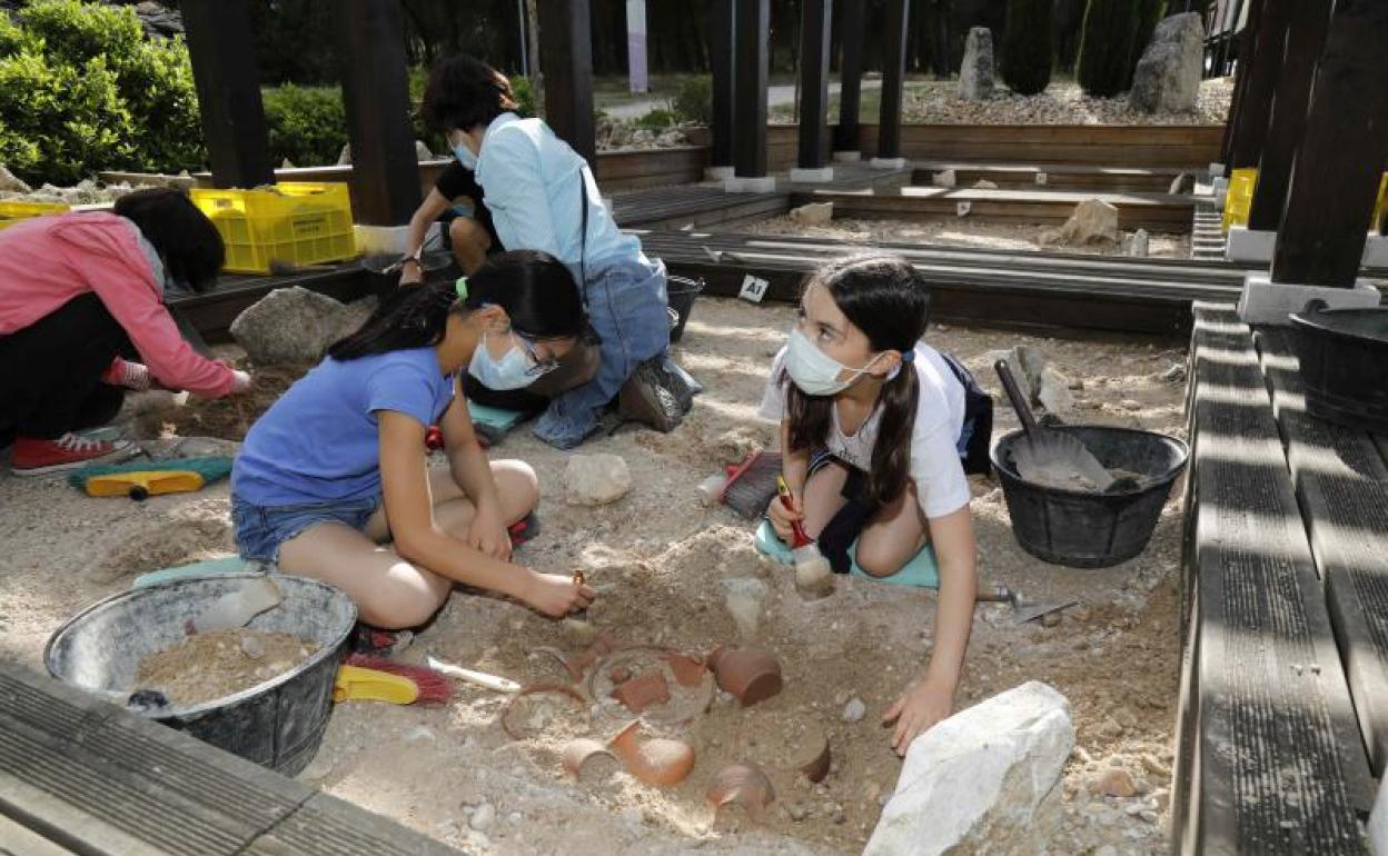 Un detalle del taller de excavación.