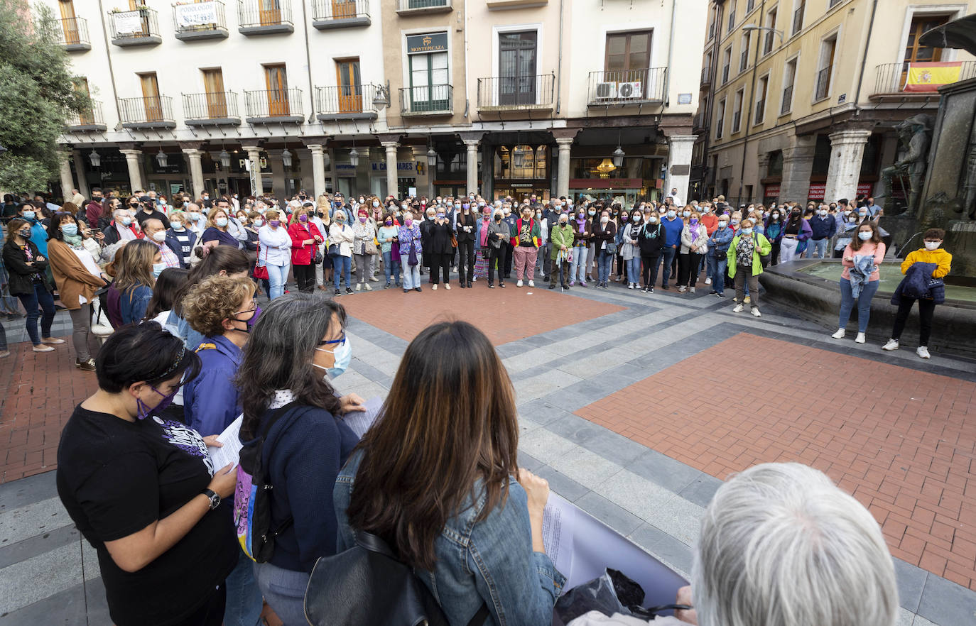 África, de 56 años, recibió cerca de veinte puñaladas con un cuchillo de cocina. 