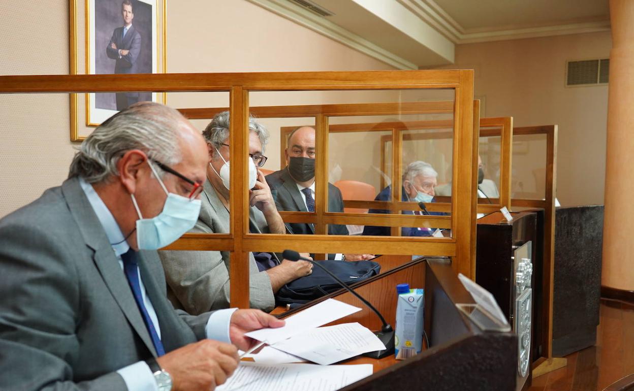 Jurado reunido este martes en la Diputación de Segovia para anunciar el veredicto del Premio Internacional Jaime Gil de Biedma. 