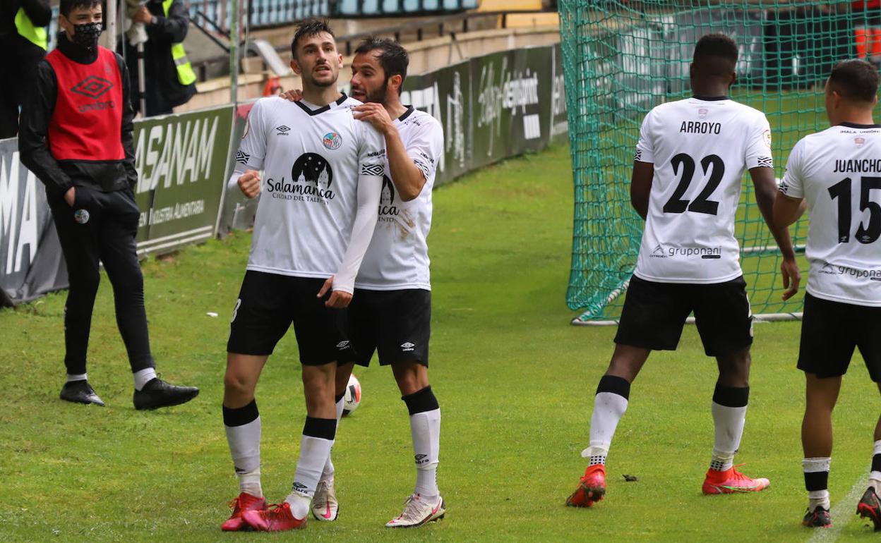 Álex Camacho firma por el Vélez y tampoco seguirá en un Salamanca UDS centrado en saldar sus deudas