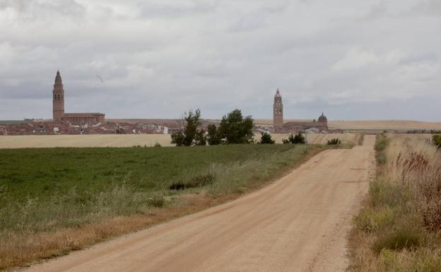 Imagen principal - Alaejos y la fuente del arroyo de la Reguera