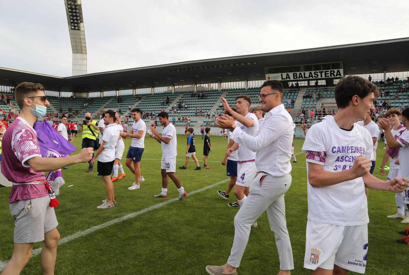 Los jugadores de Pechu doblegan a su rival y son nuevo equipo de Tercera RFEF.