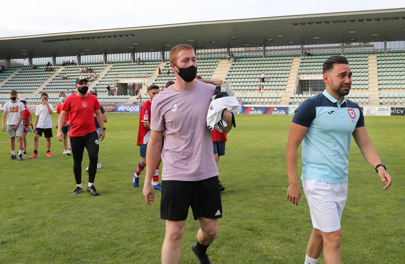 Los jugadores de Pechu doblegan a su rival y son nuevo equipo de Tercera RFEF.