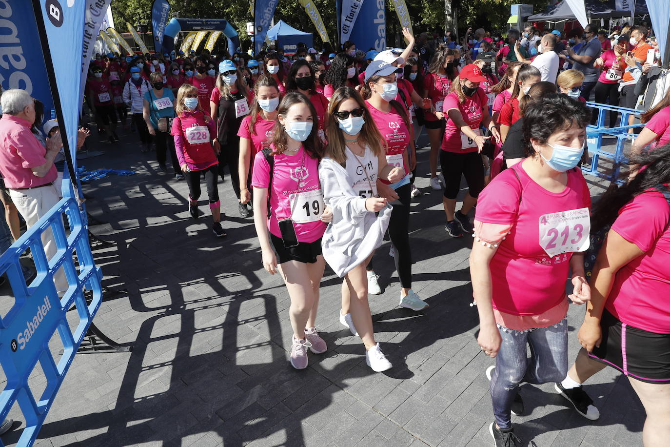 Fotos: IV Marcha y Carrera de las Mujeres en Valladolid (4/5)