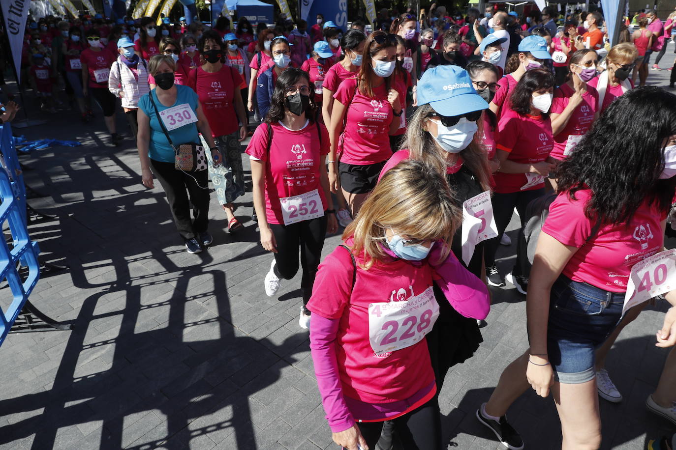 Fotos: IV Marcha y Carrera de las Mujeres en Valladolid (4/5)