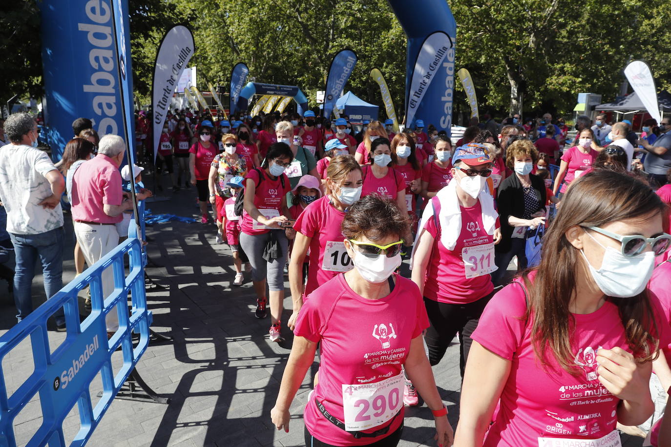 Fotos: IV Marcha y Carrera de las Mujeres en Valladolid (4/5)