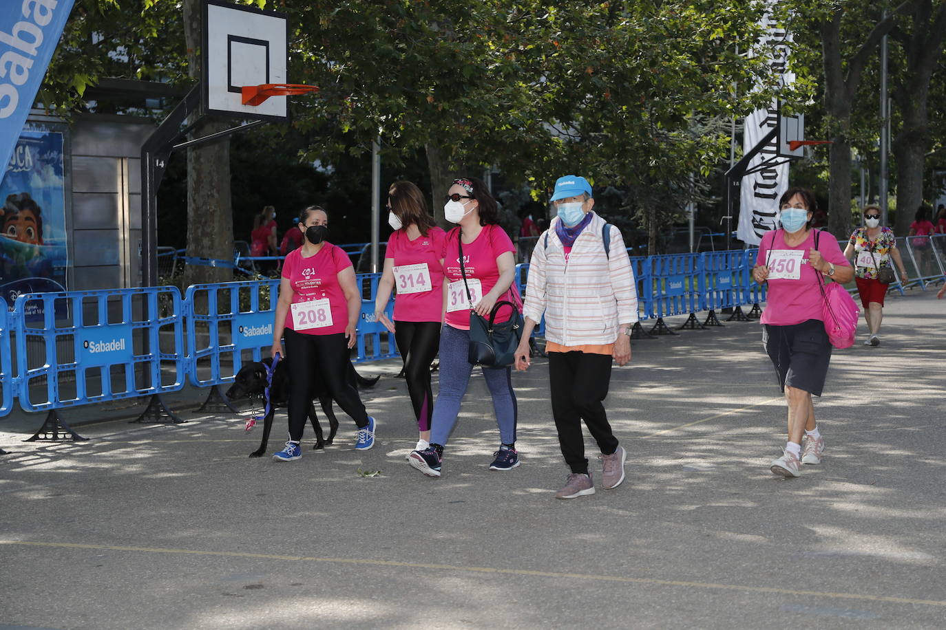 Fotos: IV Marcha y Carrera de las Mujeres en Valladolid (4/5)