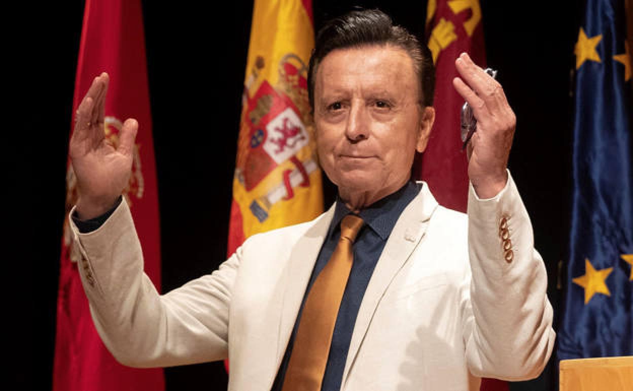 Conchi, hermana de Ortega Cano, cuestiona que el torero sea padre de su hijo José María