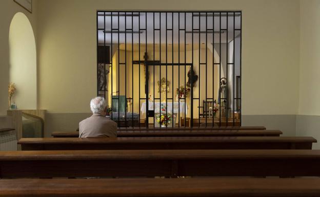 Interior de la capilla de las concepcionistas, desde agosto nueva sede de la adoración perpetua. 