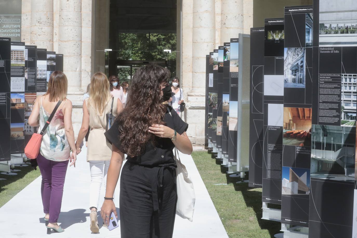 Fotos: Exposición de los proyectos de la Bienal de Arquitectura en el Patio Herreriano de Valladolid