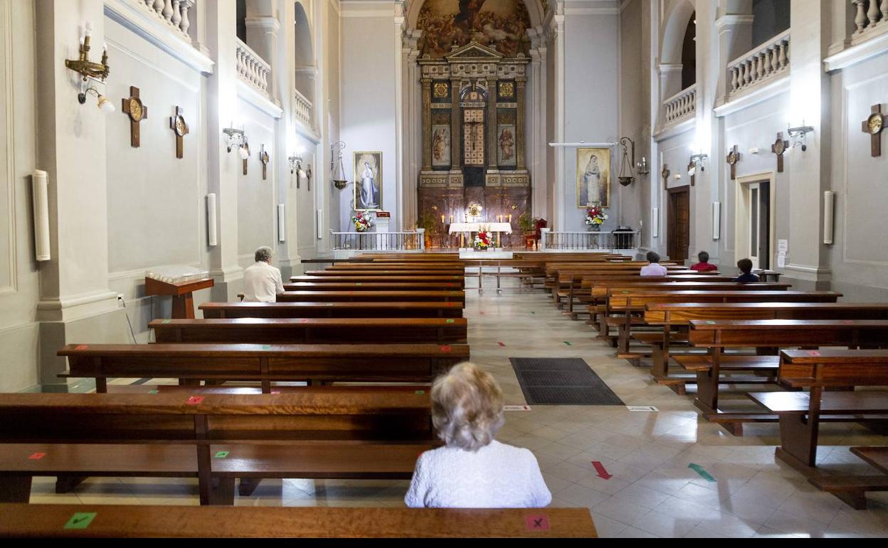 Interior de la iglesia de las Esclavas, en la plaza del Salvador de Valladolid.