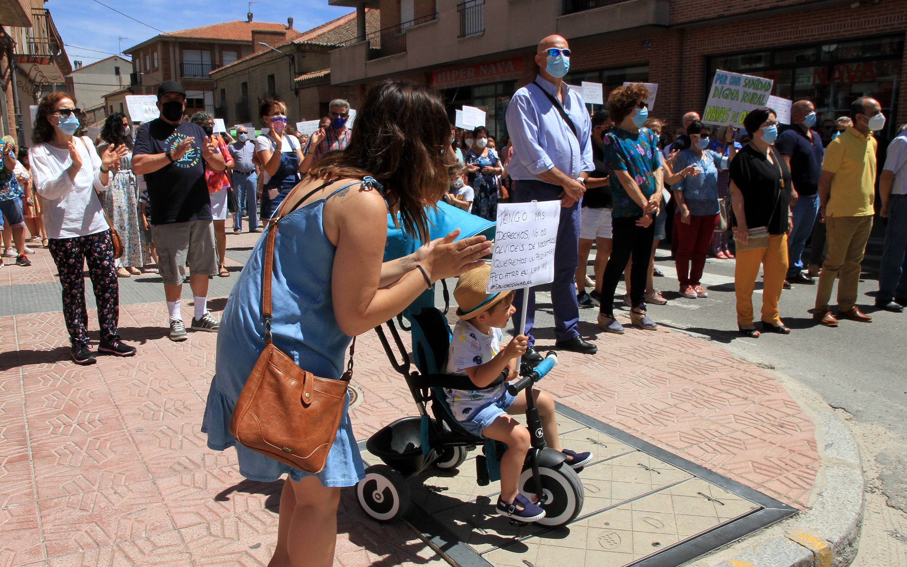 Momento de la manifestación celebrada en Nava de la Asunción.