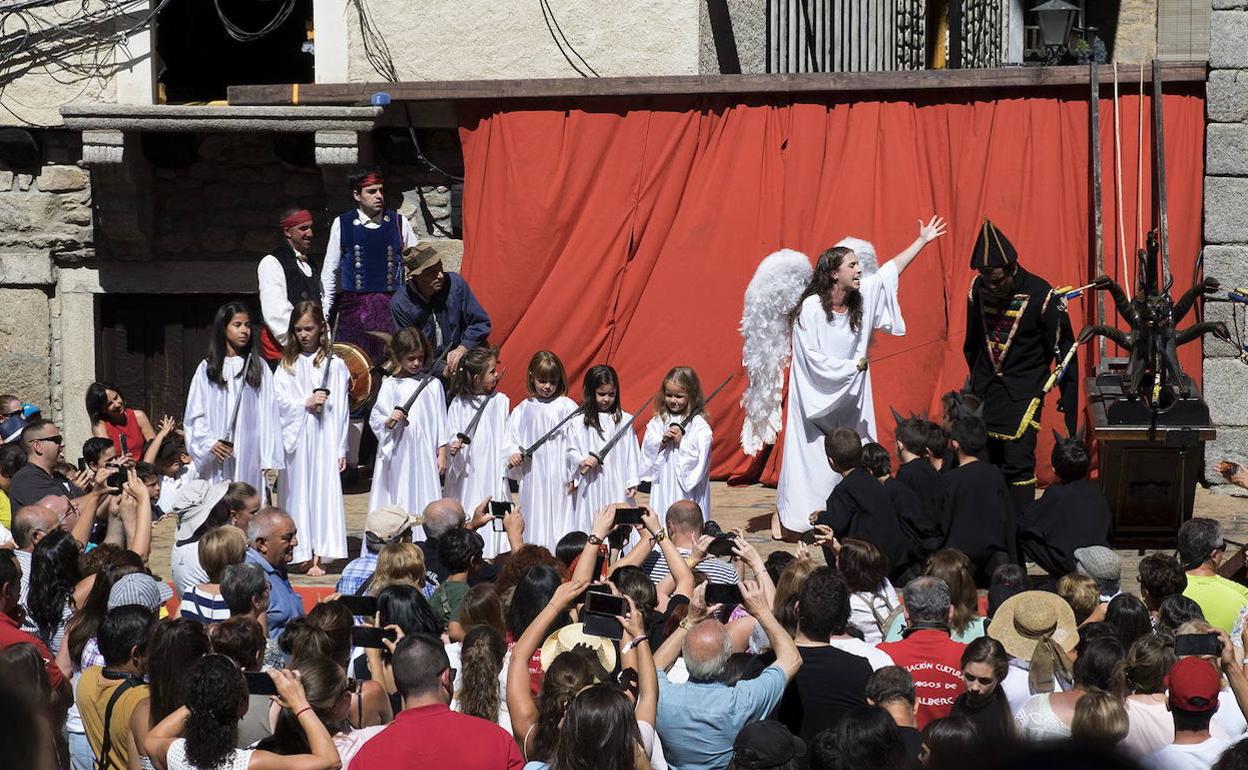 Representación del auto sacramental de ´La Loa´ en La Alberca, en 2019 