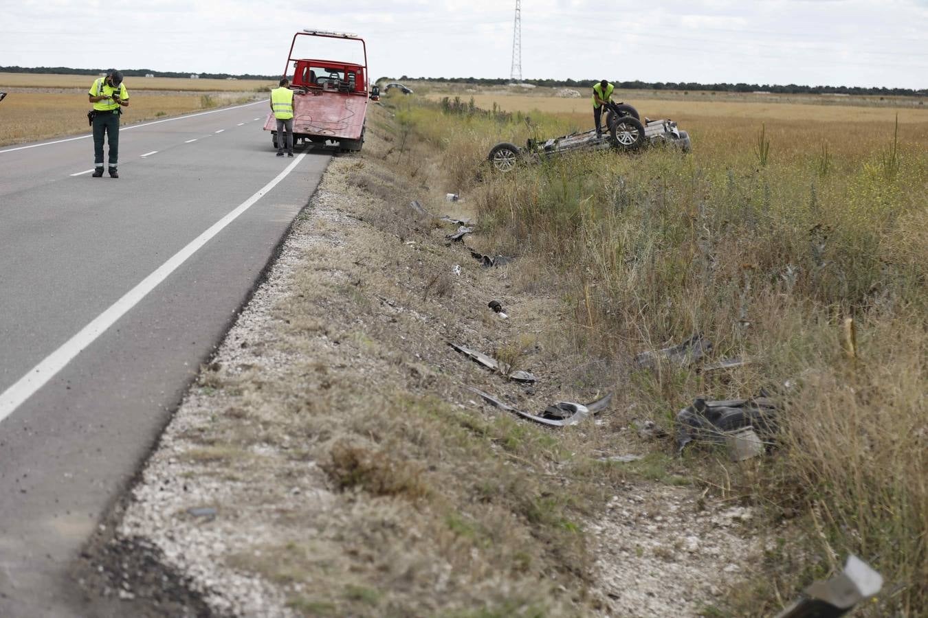 Fotos: Heridos una mujer y su hijo en un accidente en la carretera entre Peñafiel y Cuéllar