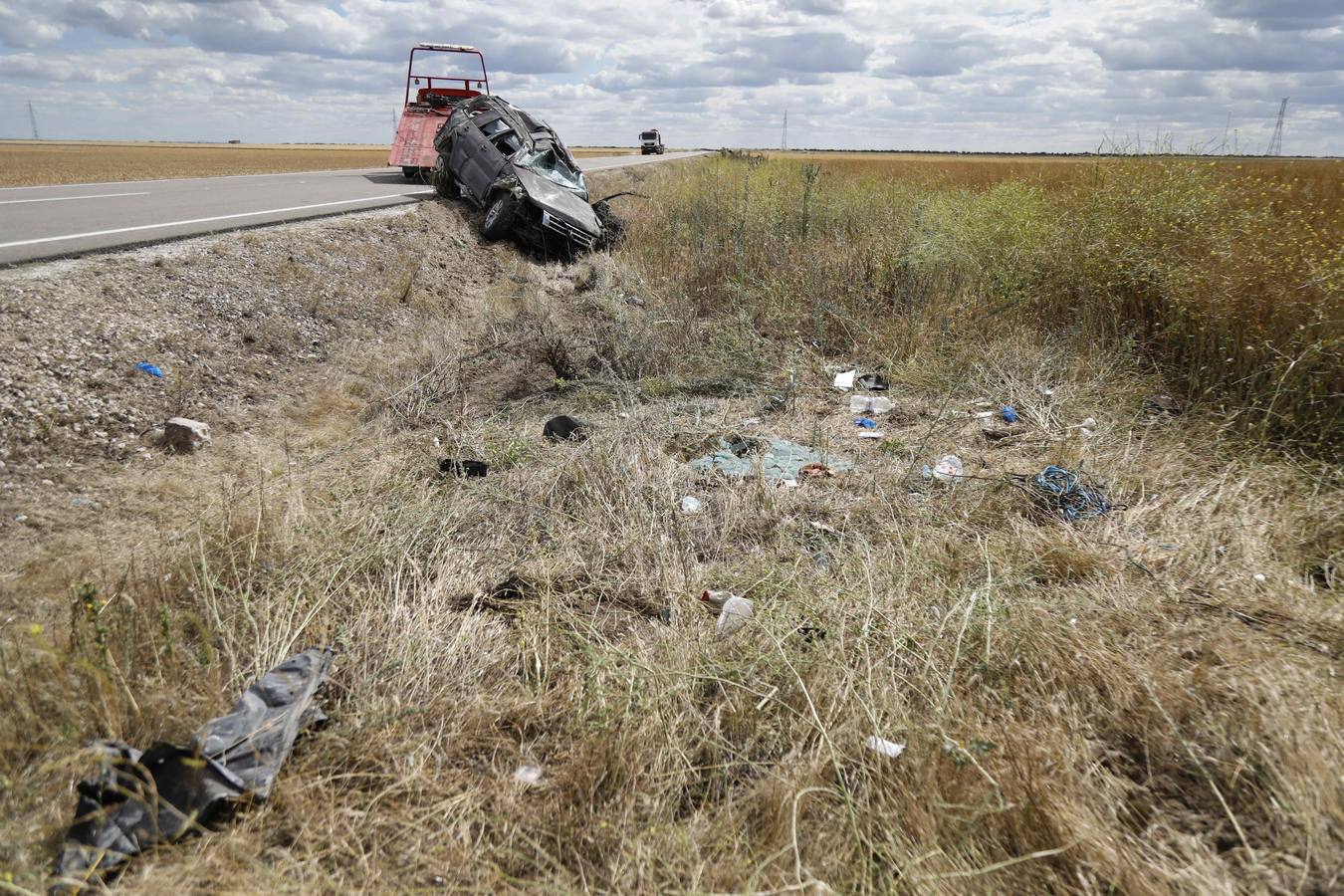 Fotos: Heridos una mujer y su hijo en un accidente en la carretera entre Peñafiel y Cuéllar