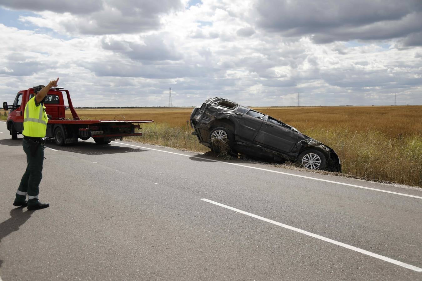 Fotos: Heridos una mujer y su hijo en un accidente en la carretera entre Peñafiel y Cuéllar