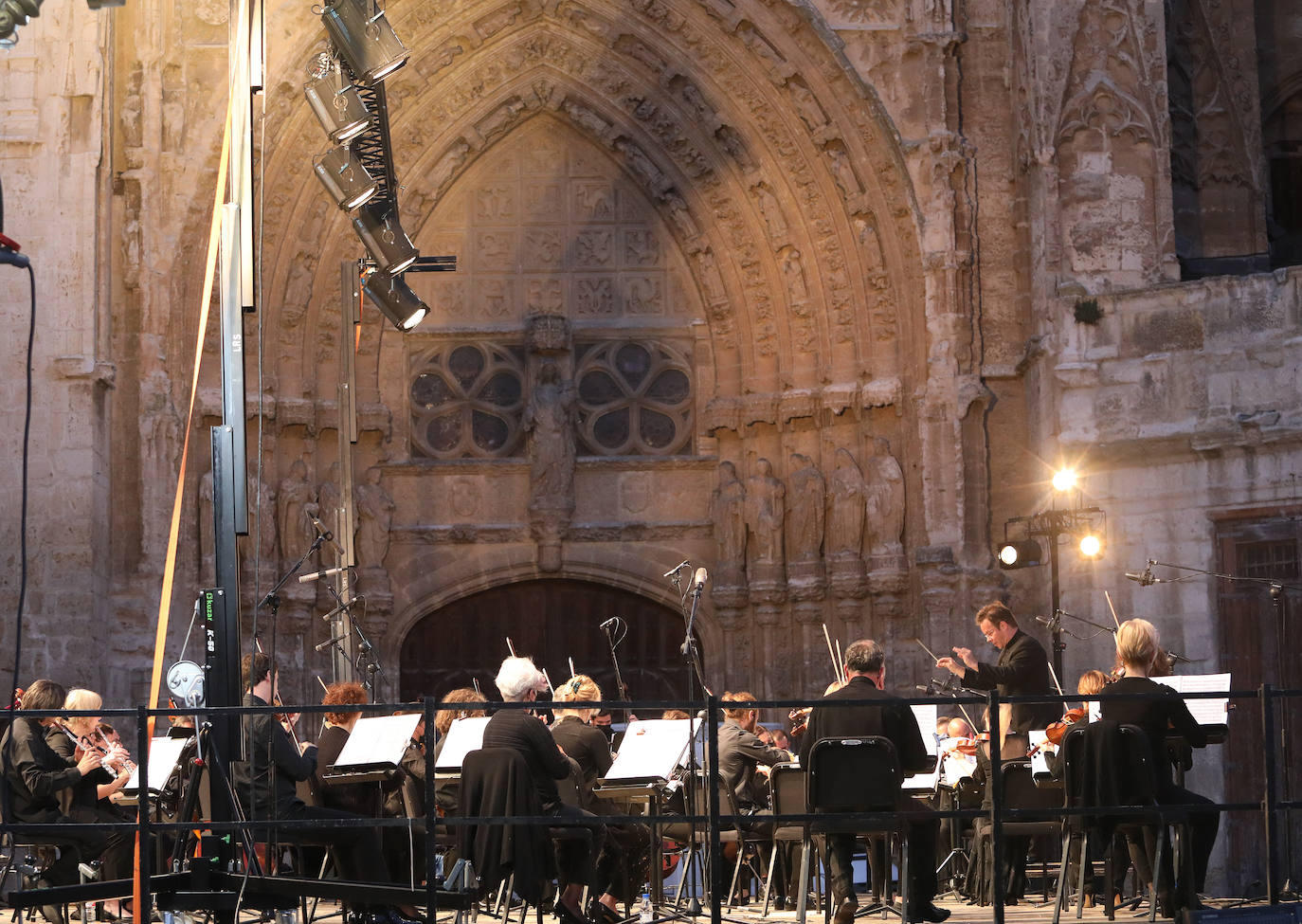 Fotos: La OSCyL felicita a la Catedral de Palencia en su séptimo centenario