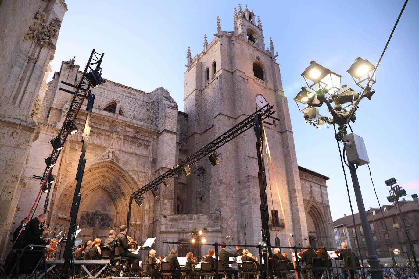 Fotos: La OSCyL felicita a la Catedral de Palencia en su séptimo centenario