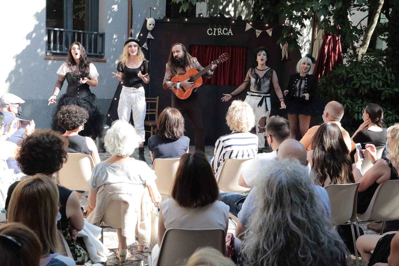 Circa de XYK Singers en la Casa de Zorrilla. 