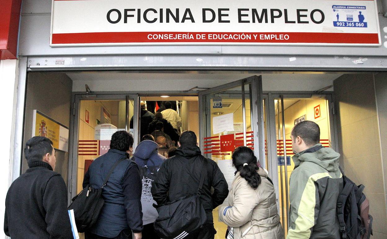 ¿Puede mi hijo volver a ser beneficiario de mi Seguridad Social si deja de trabajar?
