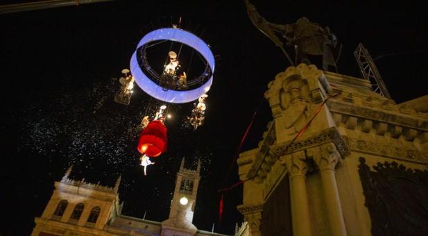 Valladolid despega hacia el cielo con la magia de Theater Tol 