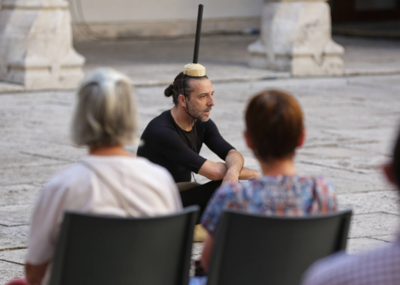 Sin Ojana, de Chicharrón Circo Flamenco, en la acera de Recoletos.