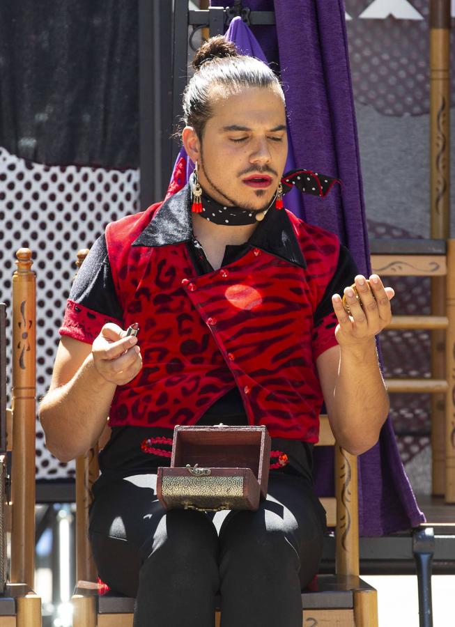 Sin Ojana, de Chicharrón Circo Flamenco, en la acera de Recoletos