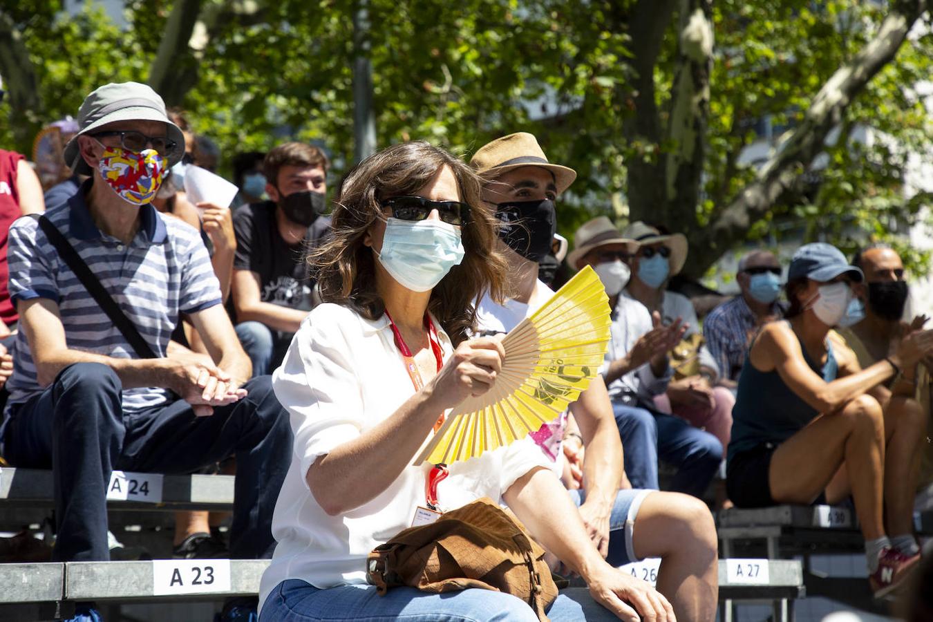 Sin Ojana, de Chicharrón Circo Flamenco, en la acera de Recoletos