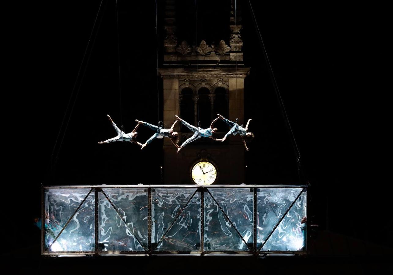 Sacude, Danza Vertical, en la Plaza Mayor