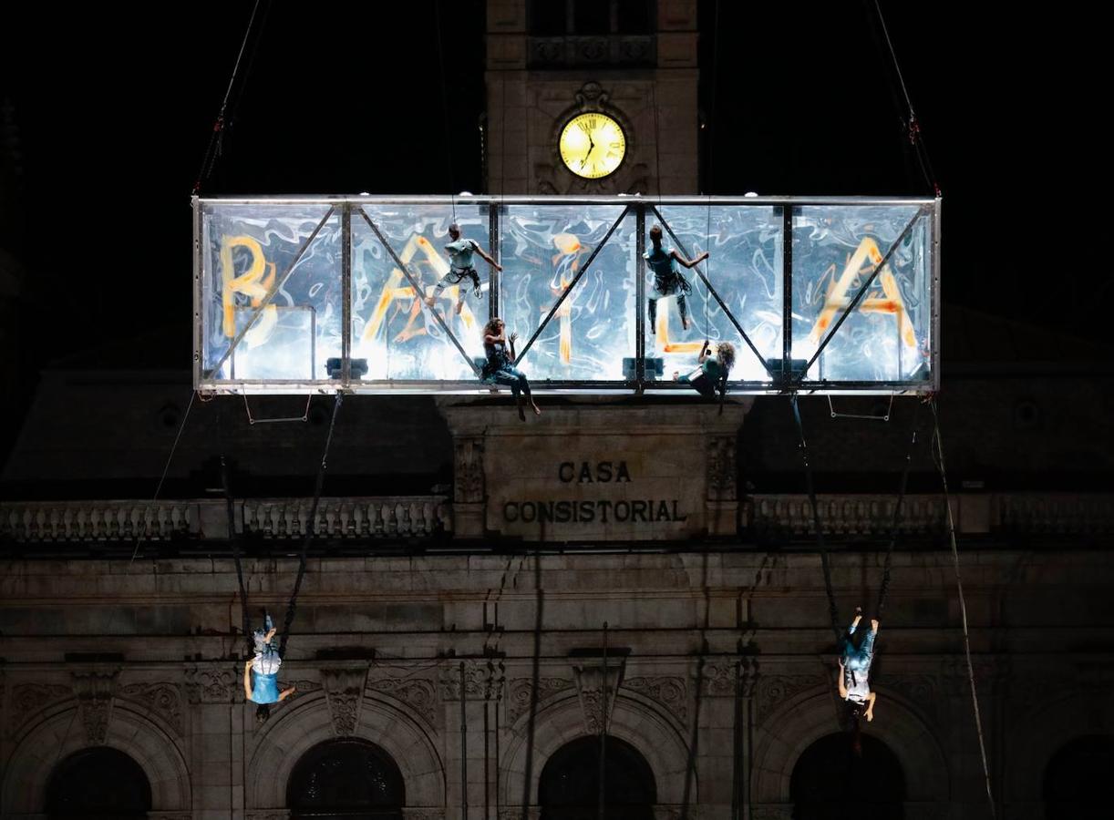 Sacude, Danza Vertical, en la Plaza Mayor