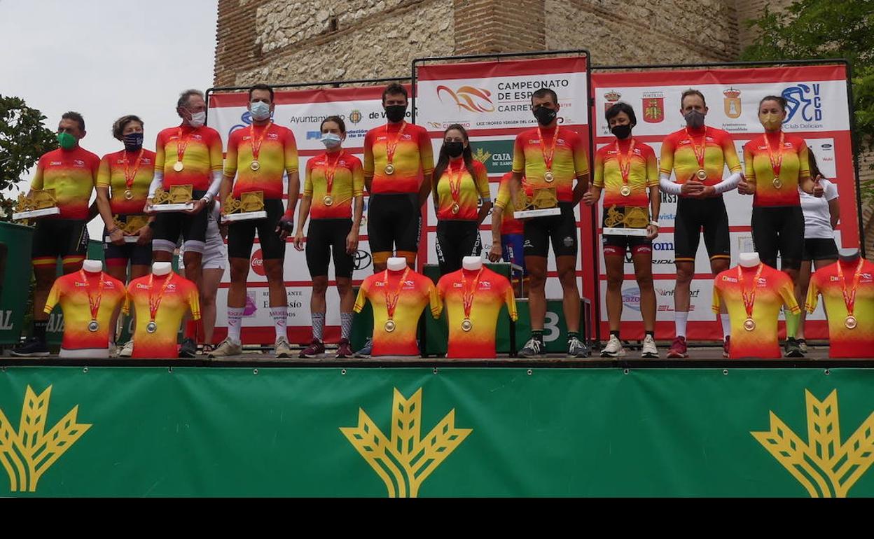 Podio con los campeones de España Master contrarreloj. 