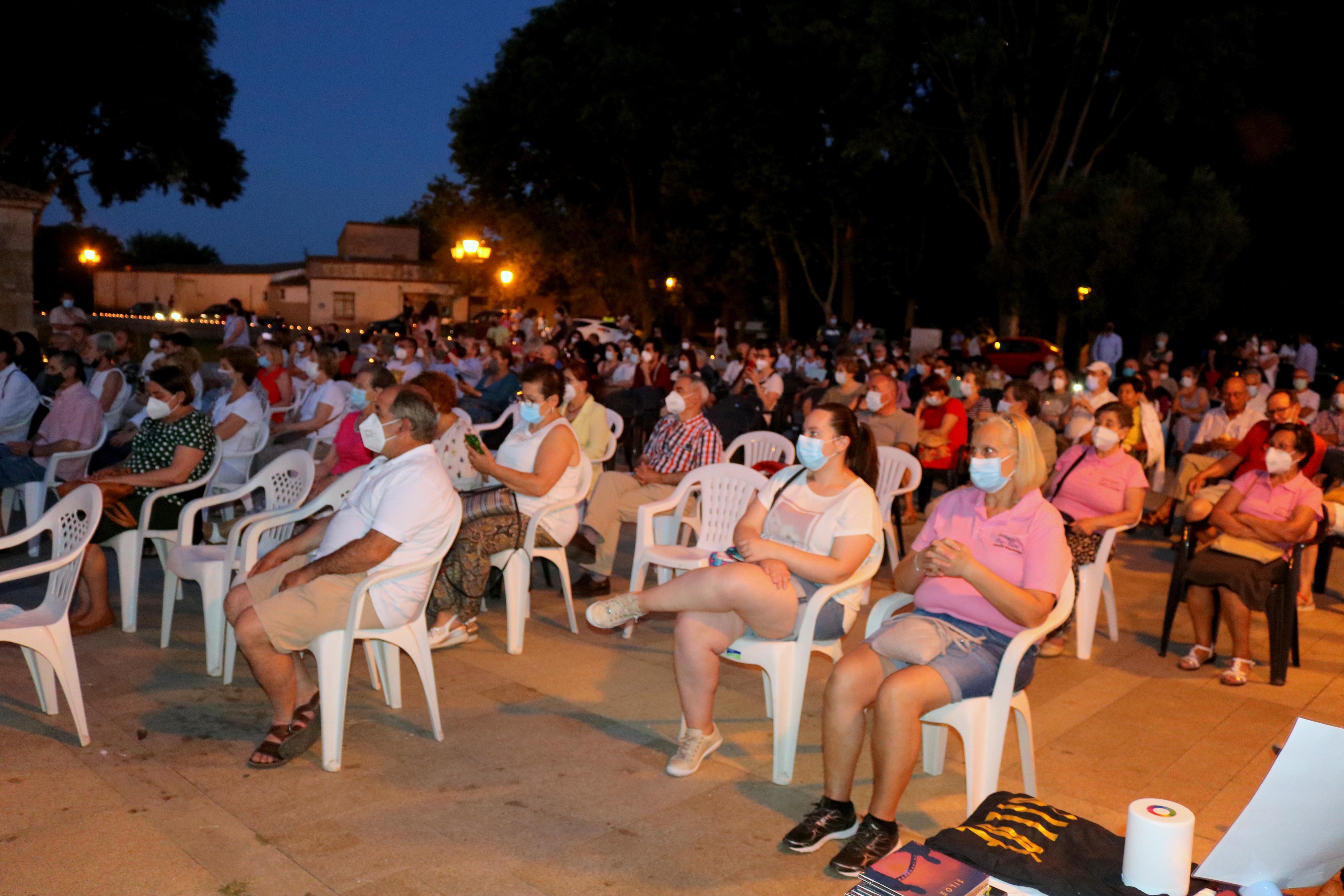 Baños de Cerrato disfruta de su Tercera Noche de las Velas
