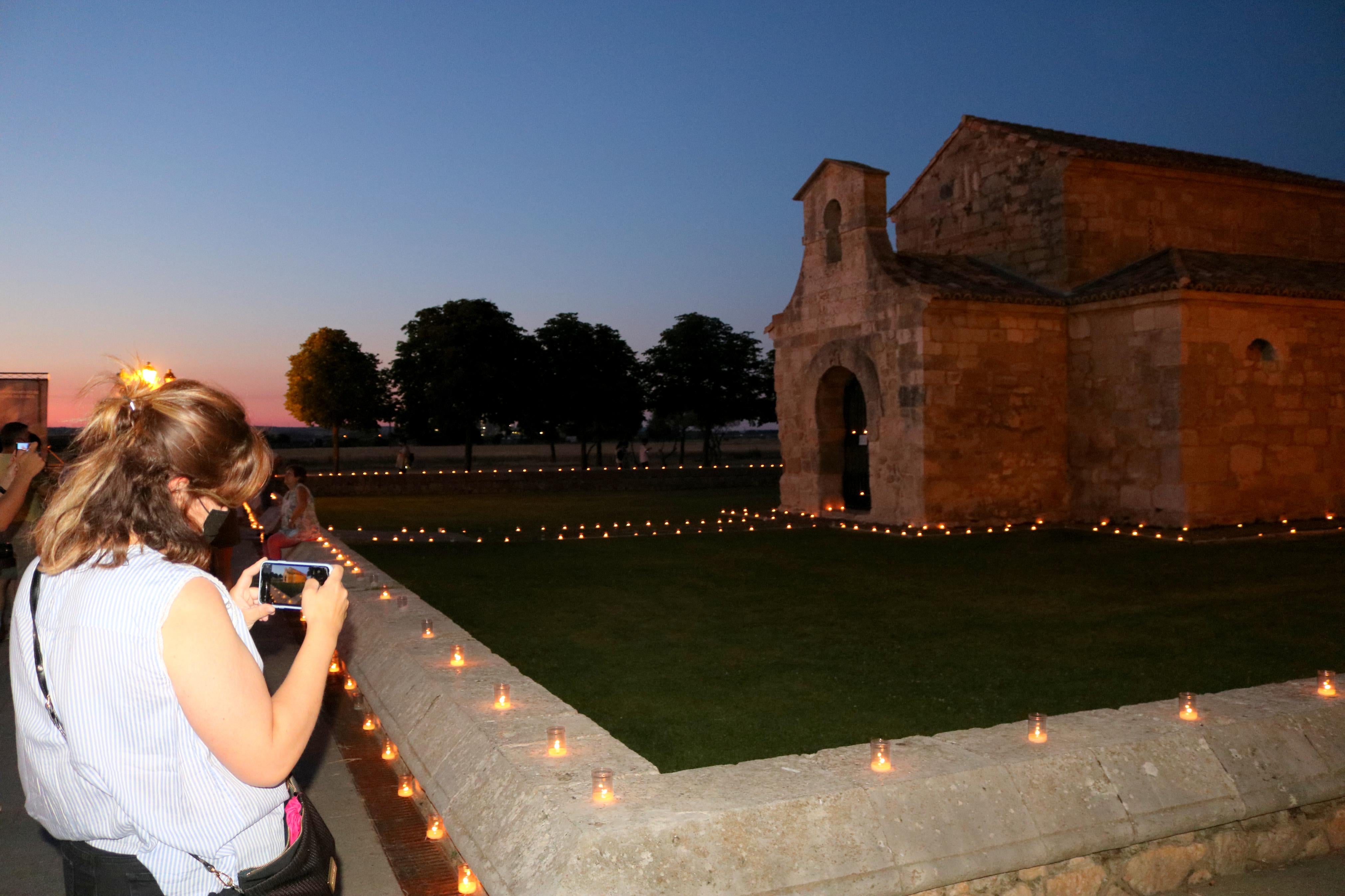 Baños de Cerrato disfruta de su Tercera Noche de las Velas