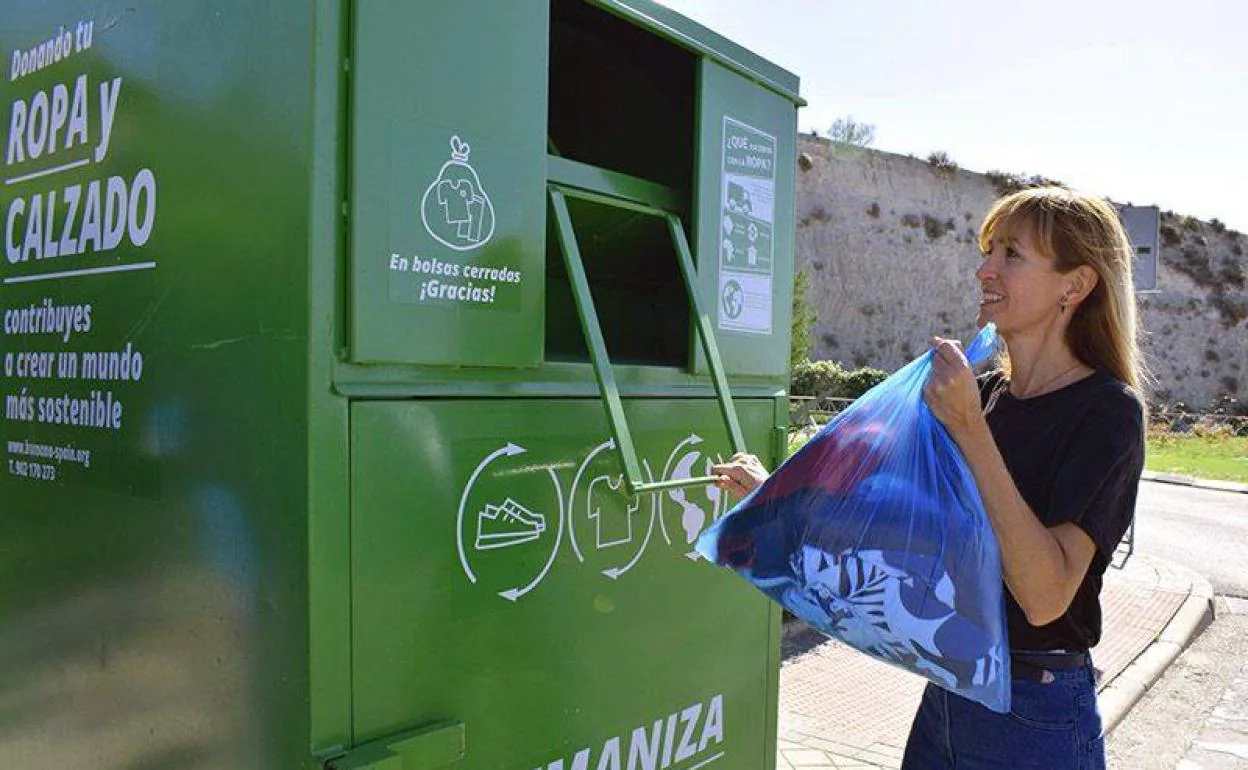  prendas de ropa tendrán una segunda vida gracias a la recogida  selectiva | El Norte de Castilla