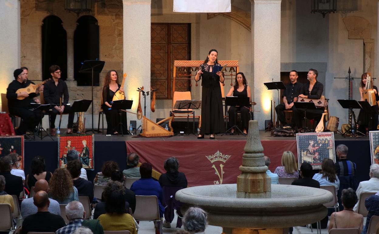 Actuación del Ensemble Alfonsí, anoche, en el Alcázar.