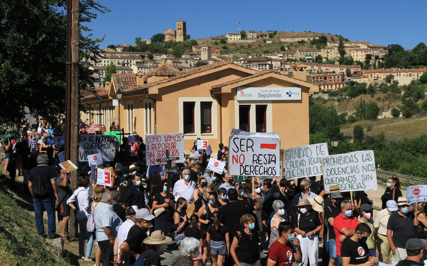 Manifestación este sábado en Sepúlveda en contra de los recortes sanitarios.