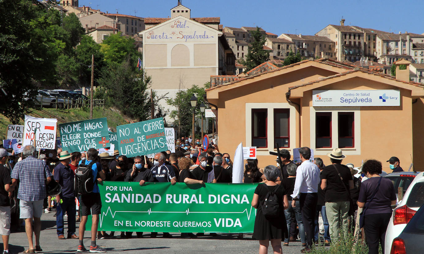 Manifestación este sábado en Sepúlveda en contra de los recortes sanitarios.