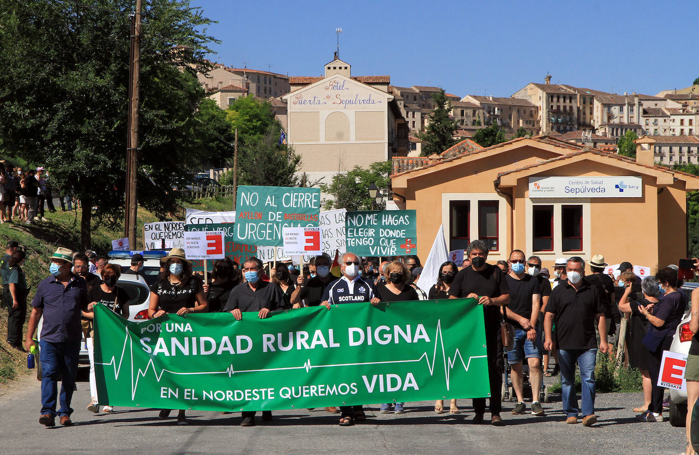 Manifestación este sábado en Sepúlveda en contra de los recortes sanitarios.